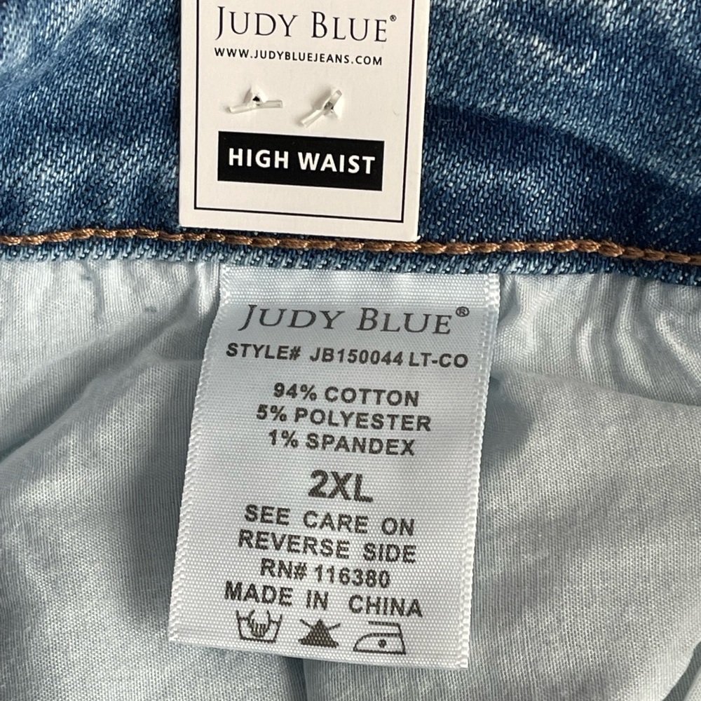 Judy Blue Maleya High Rise Bermuda Shorts. NWT - Picture 4 of 4